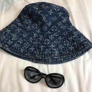 Louis Vuitton buckle hat